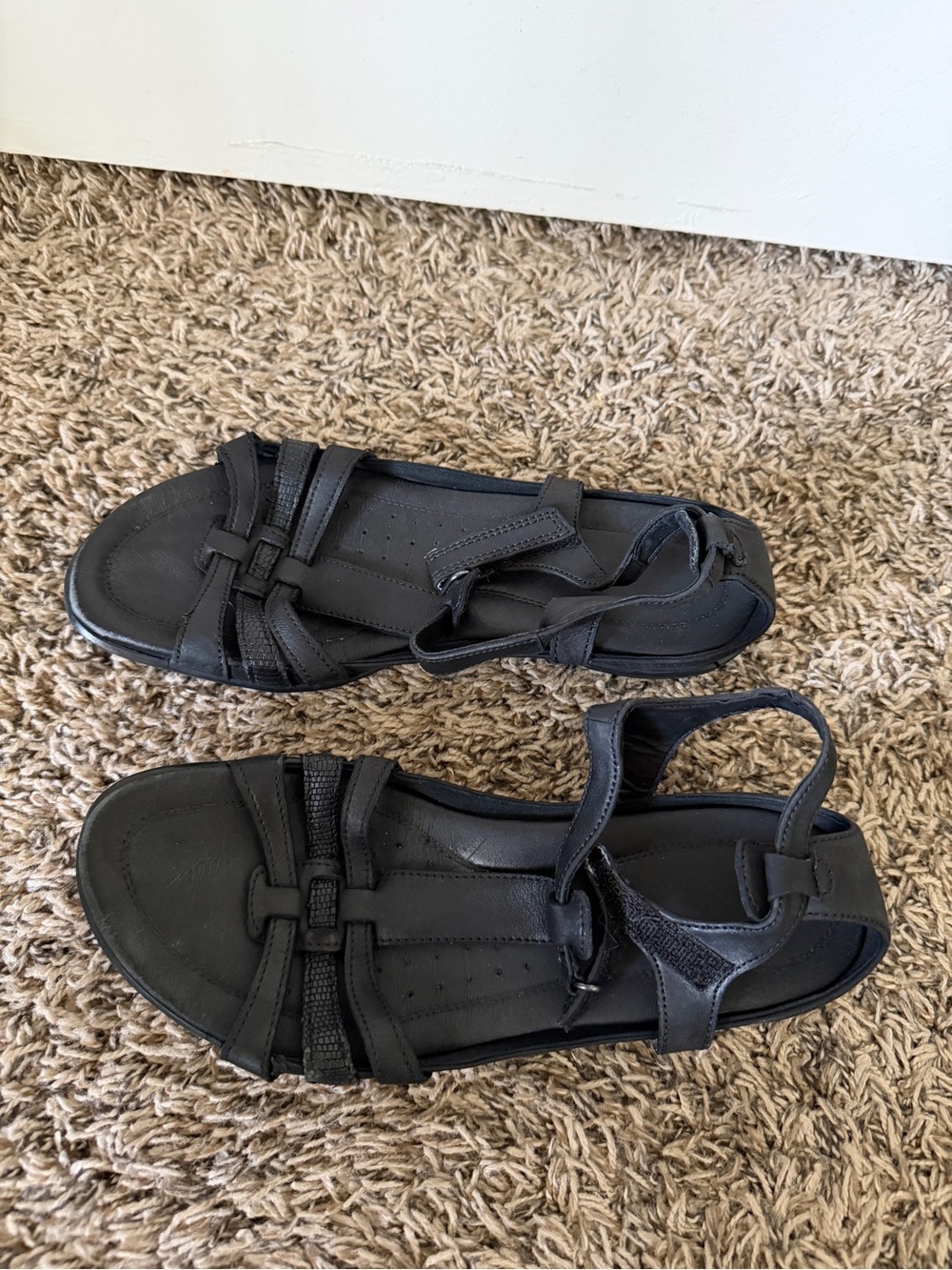 Women’s Black Strappy Comfort Sandals